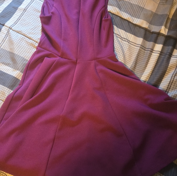 Heart cut out skater dress - Picture 5 of 5